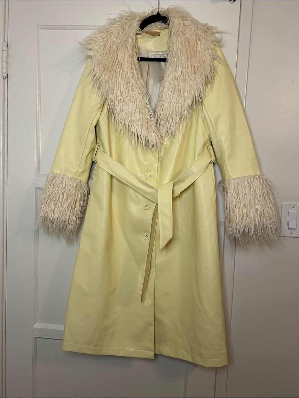 Vrg Grl Pale Yellow Penny Lane Coat Faux Leather Faux-Fur Trim - US 6 (Medium)